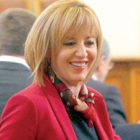 Мая Манолова и други депутати ще купят акции на ЦСКА в четвъртък