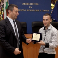 Свилен Нейков награди световния ни шампион по муай тай