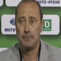 Смърфовете бият с 1:0, сменят треньора