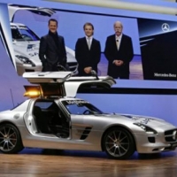 Mercedes представи новия SLS AMG F1 