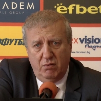 Томов говори в 14.30, охрана на "Армията"