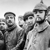 За едно Коледно примирие от 1914 година, бръснаря  и един мач за 3:2