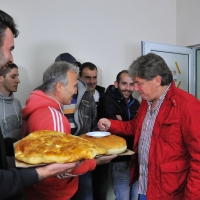 Пирин представи Шенсой, посрещнаха го с хляб и сол