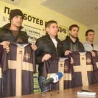 "Канарчетата" от Пловдив заприличаха на папската гвардия